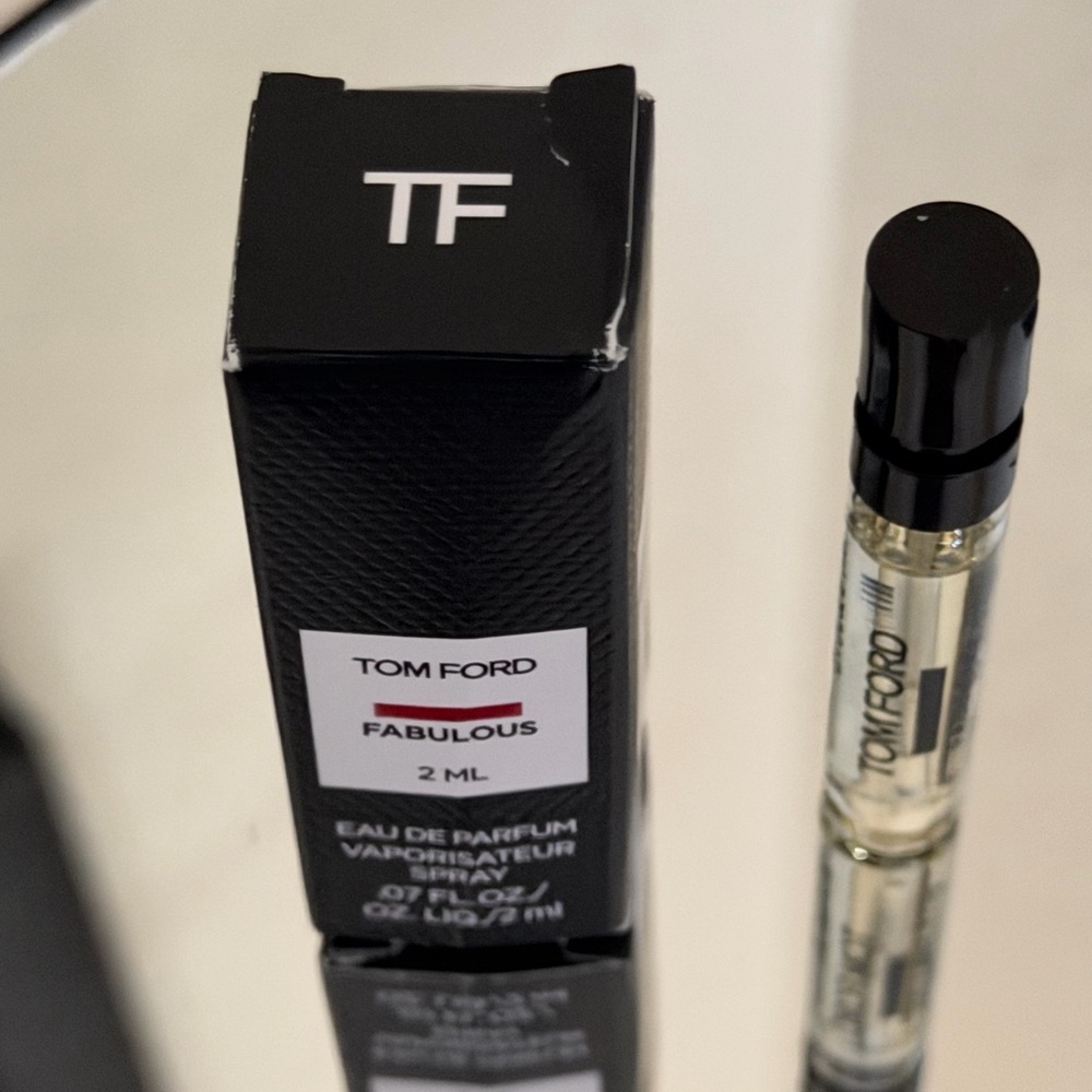 Tom Ford Fucking Fabulous NIB Unisex Spray Deluxe Sample 2ml - Picture 4 of 7